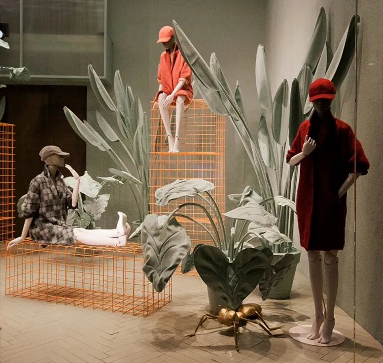 A window display project by En Vogue Display